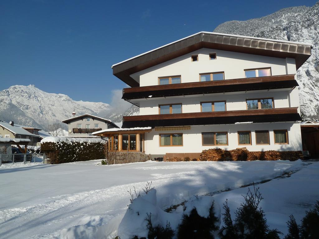 Hotel Gastehaus Frischhut Nassereith Esterno foto