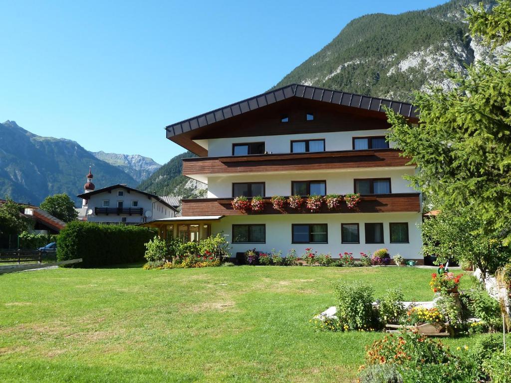 Hotel Gastehaus Frischhut Nassereith Esterno foto